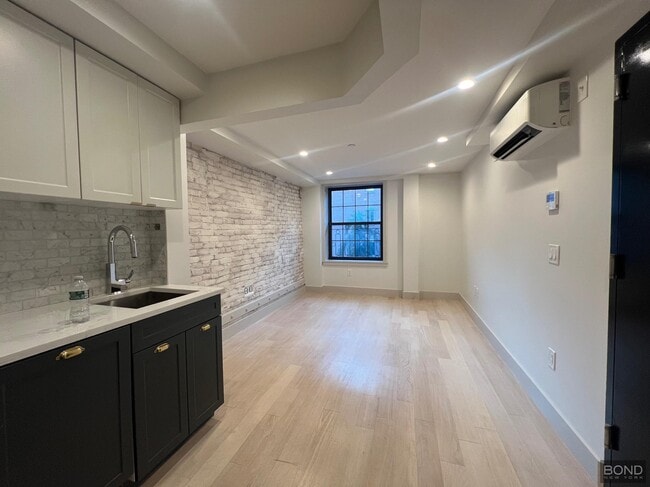 Building Photo - 21 Avenue B Unit 301 Rental