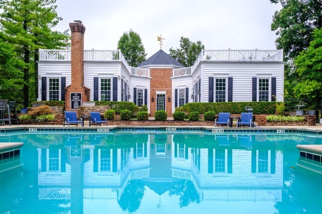 The Residence at Christopher Wren Apartments
