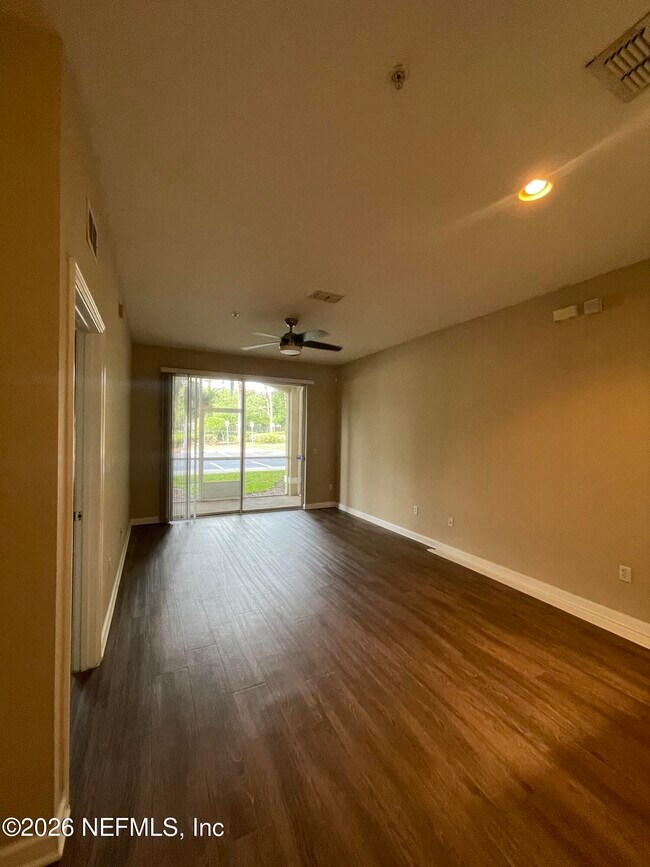 Photo - 7801 Point Meadows Dr Unidad 1102
