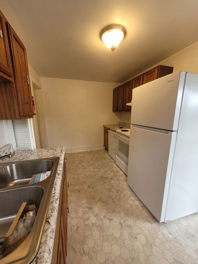 Building Photo - 341 Indian Manor Dr Unit 2 Rental