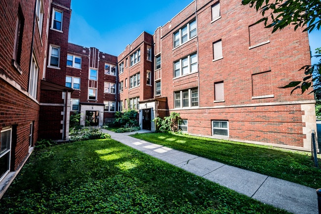 Photo - 6705 S Michigan