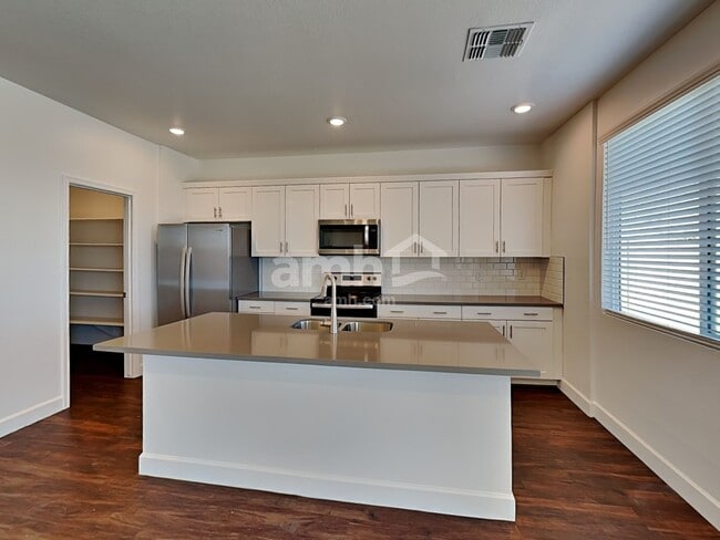 Photo - 8827 N 171st Dr