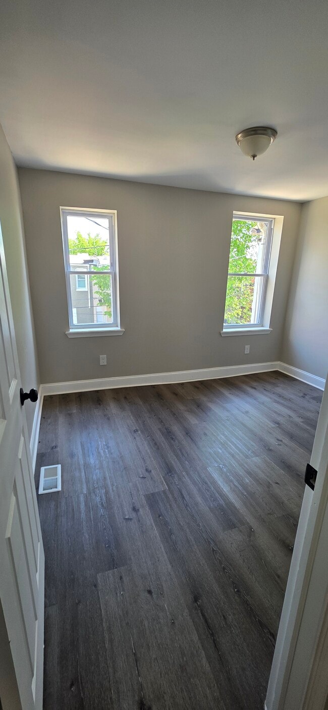 Photo - 707 N Port St