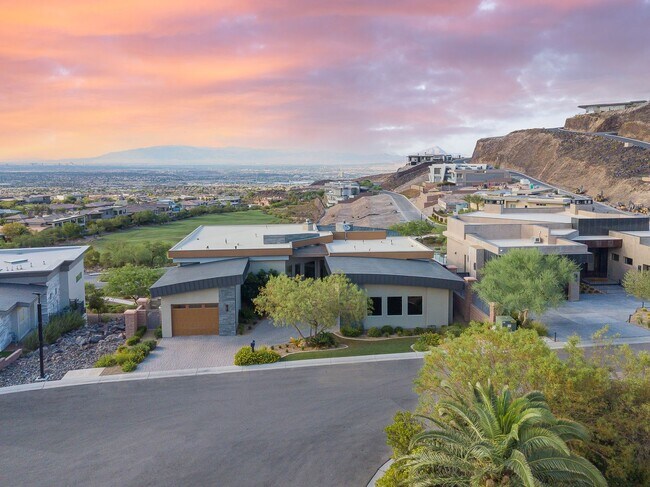 UNUBSTRUCTED VIEWS FROM THIS MACDONALD HIG... - UNUBSTRUCTED VIEWS FROM THIS MACDONALD HIG... Casa