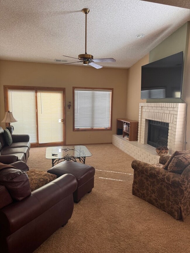 6236 E Willow Loop