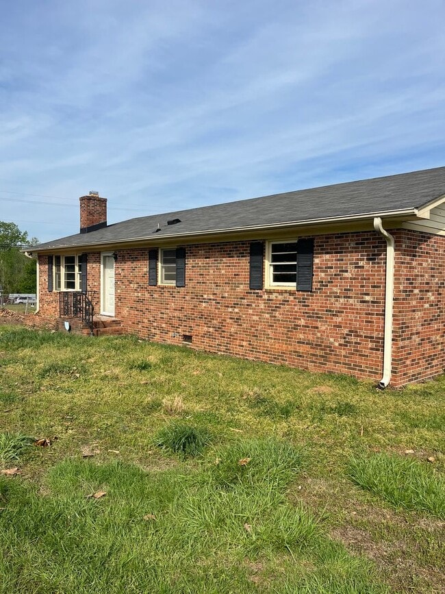 Photo - 113 Cavins Rd