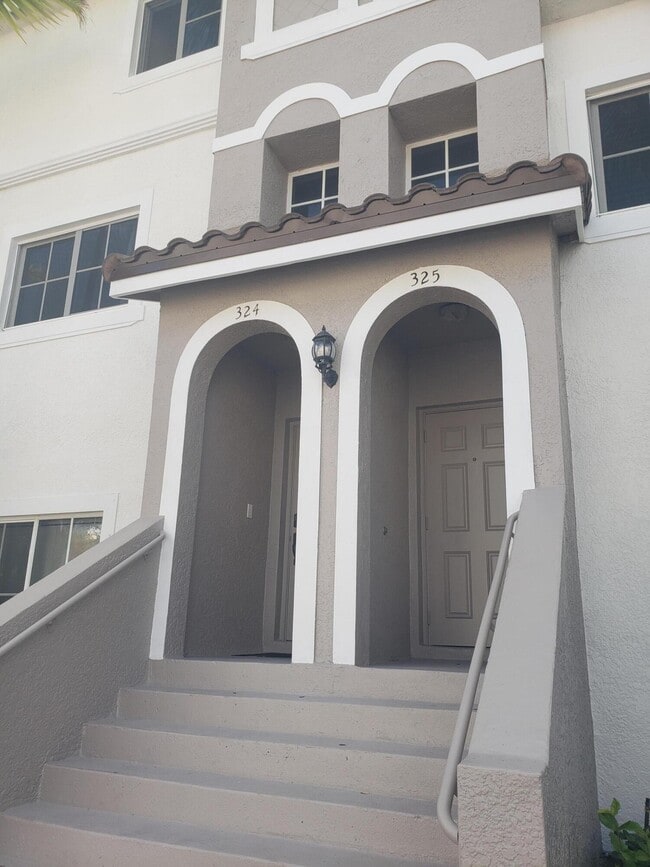 Building Photo - 325 Bayfront Dr Unit 325