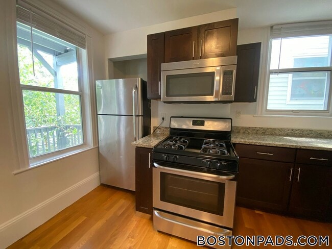 Building Photo - 299 Lexington St Rental