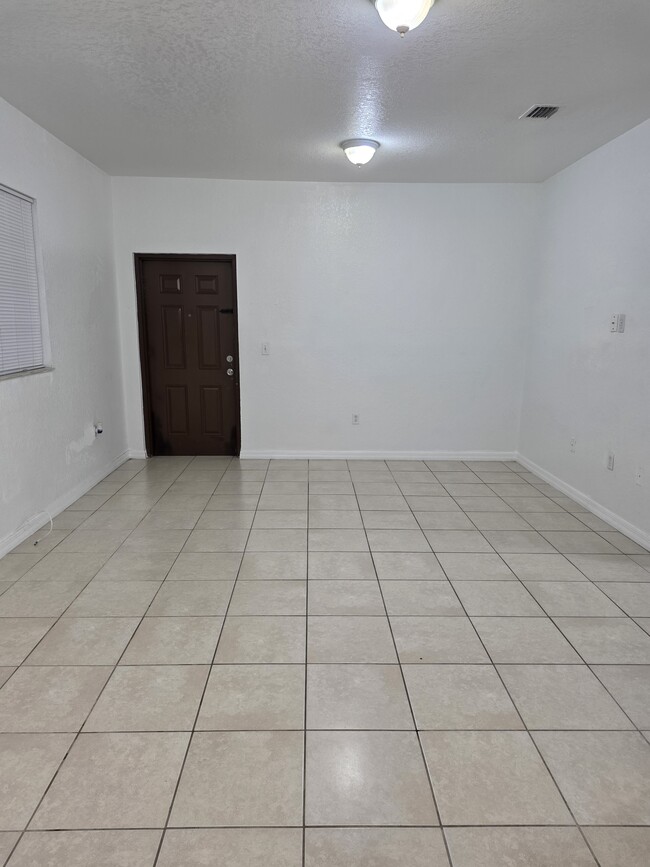 Photo - 101 E 9th St Unidad 201