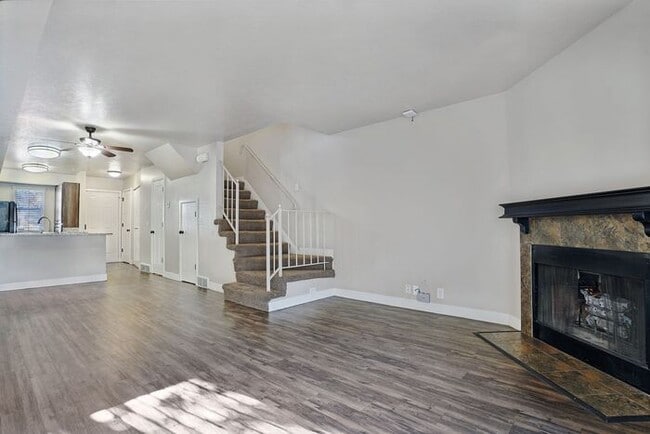 Photo - Spacious 2 Bed 1.5 Bath Townhome in Murray...