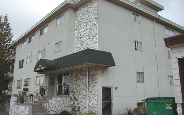 Walnut Manor Apartments - Walnut Manor Apartments
