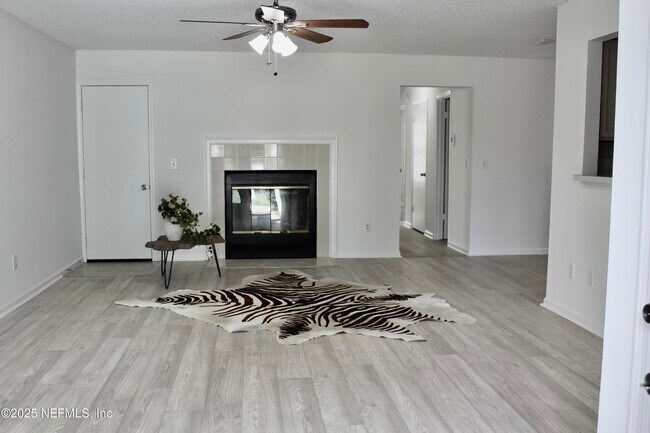 Building Photo - 12627 Enchanted Hollow Dr Rental