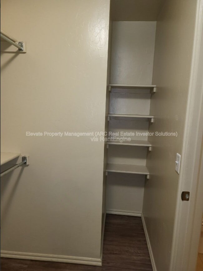 Building Photo - 921 West Prairie Wind Way