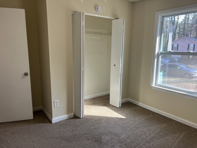 Photo - 853 Hemingway Rd