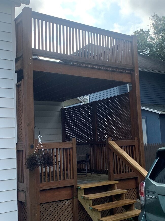 Photo - 800 Broadway St