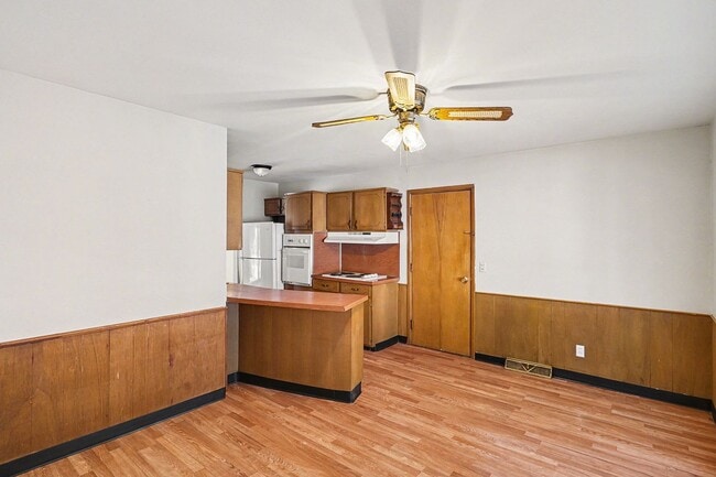 Photo - AVAILABLE NOW! KEARSLEY SCHOOLS!