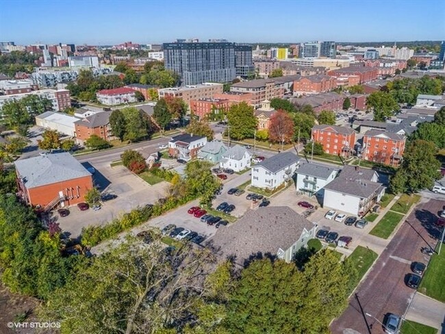 Photo - $1,300 | 3 Bedroom, 1 Bathroom | Cat Frien...