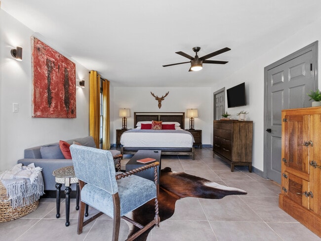 Building Photo - 401 Green Mountain Dr Unit Green Mtn Studio