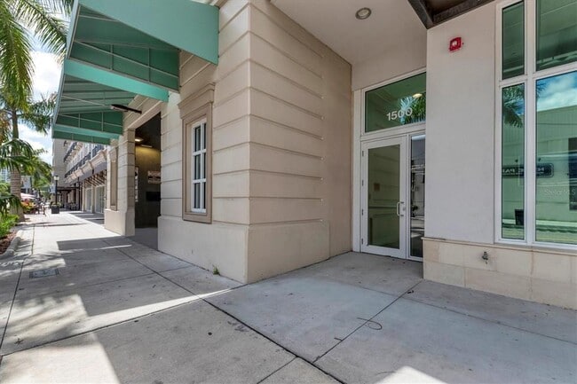 Photo - 1500 State St Unit 403