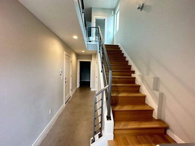 Photo - 3Bd/3.25Ba Seattle House