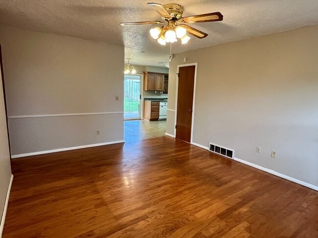 Photo - Cute 3 bed 1.5 Bath in Midwest City