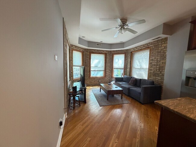 Photo - 1342 W Greenleaf Ave