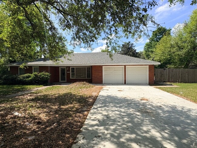 Building Photo - 2406 2nd Ave