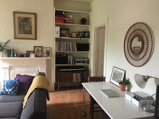 Fotografía del edificio - 434 S Pacific Ave