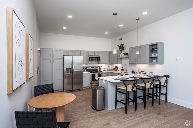 2BR, 2BA - 976 SF - Grand Canyon - G at Market