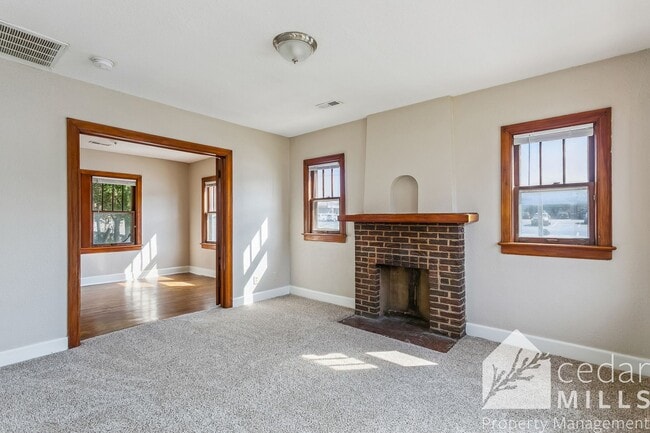 405 N Hillside St Unit 8