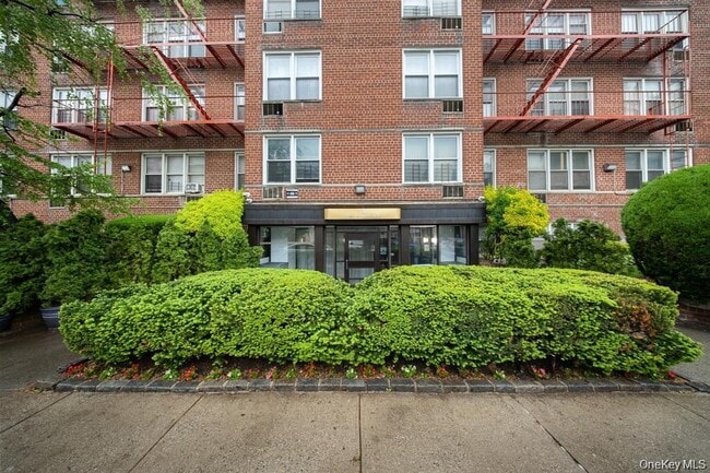 Photo - 720 E 31st St Unit 3G