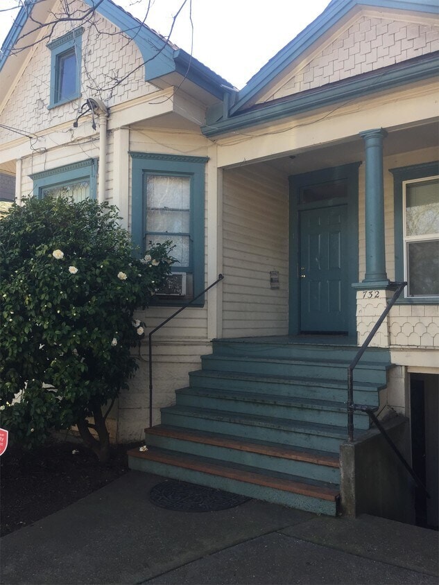 Photo - 732 Chestnut St