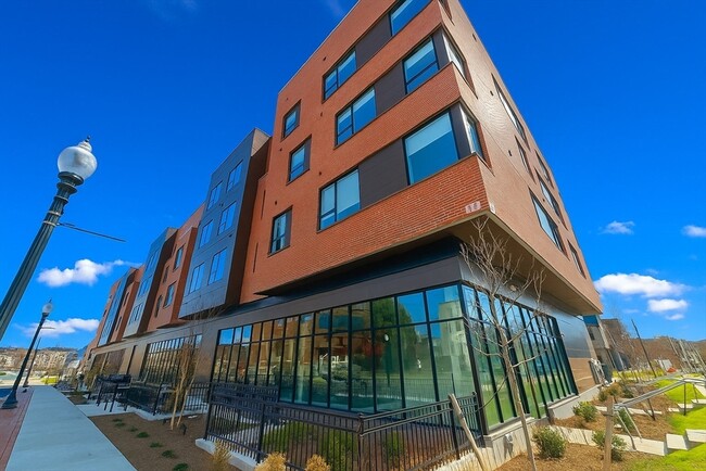 Building Photo - 45 E Central St Unit 405