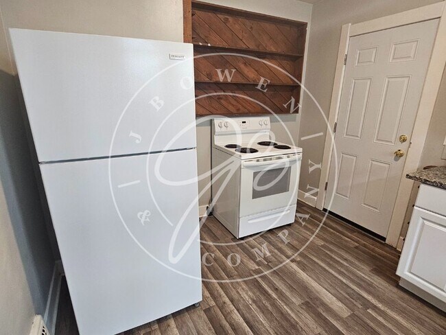 Photo - Beautiful 2 Bedroom Lower Duplex Unit 1