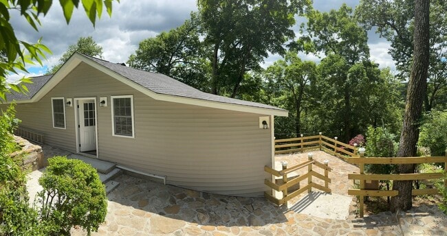 Photo - 22 Hemlock Trail