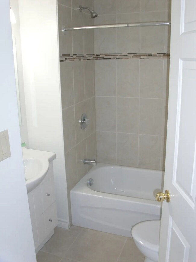 Photo - 1 Flora St Unit 1