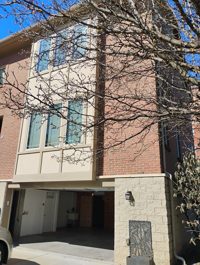 323 Eden Ave