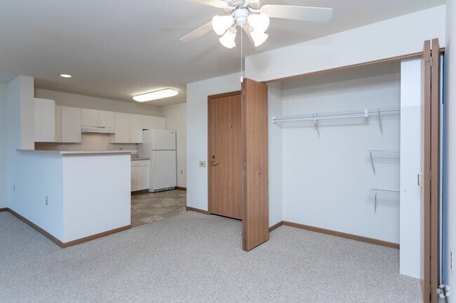 2BR, 1.5BA