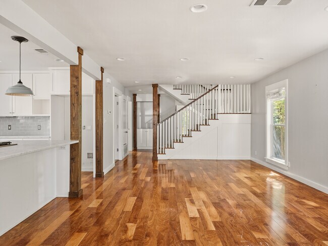 Photo - 1705 W 11th St