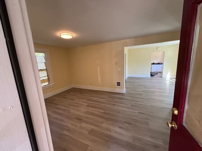 Photo - 651 W 12th Ave