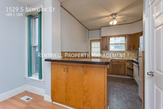 Photo - 1529 S Newkirk St