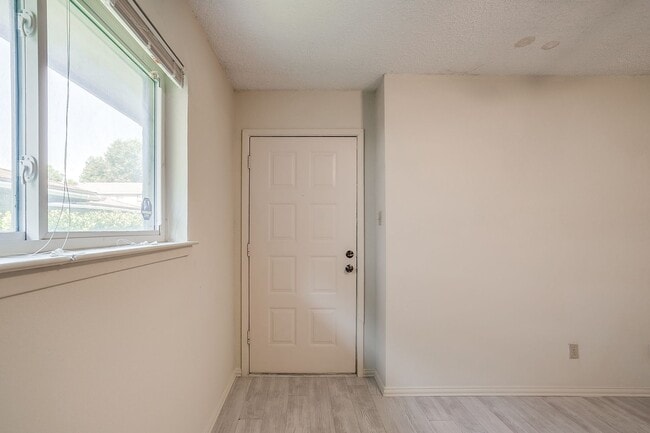 Photo - 127 Allencrest Dr