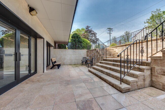 Photo - 101 Jackson Ave Unit 2P