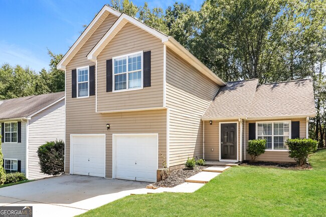 Photo - 4183 Ward Lake Trail