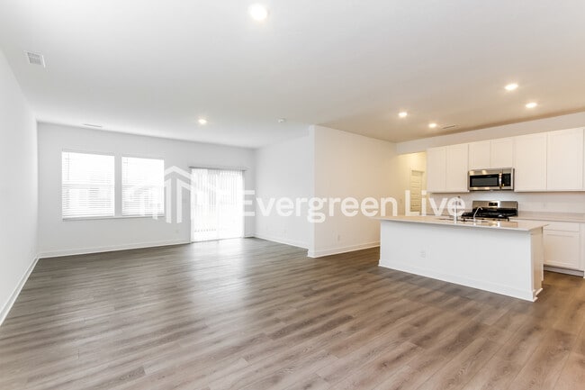 Photo - 936 Penrose Pl