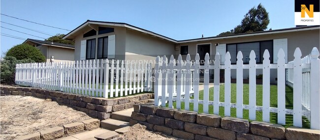 Charming Home in Sunny Seaside - Charming Home in Sunny Seaside