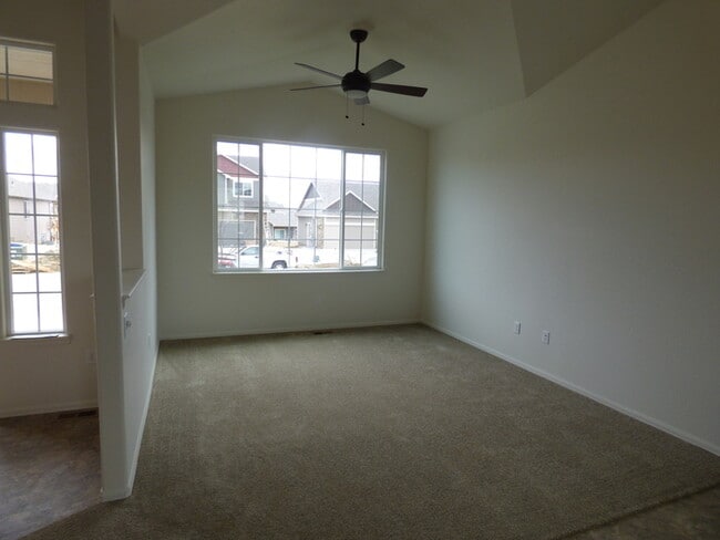 Photo - Spacious 3 Bedroom, 2.5 Bathroom Home in Berthoud- Easy Commuting!