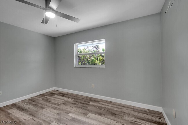 Photo - 958 Indiana Ave