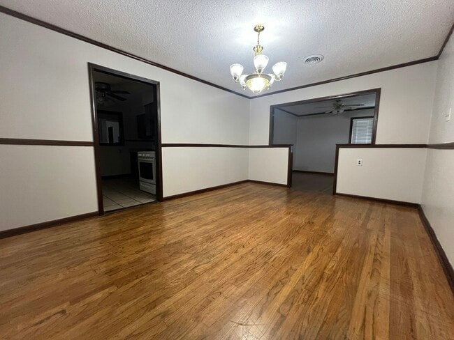 Photo - 1450 Gold Ave