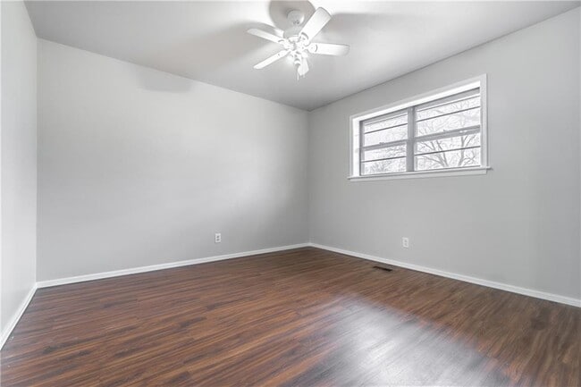 Photo - 601 N Valley W Dr